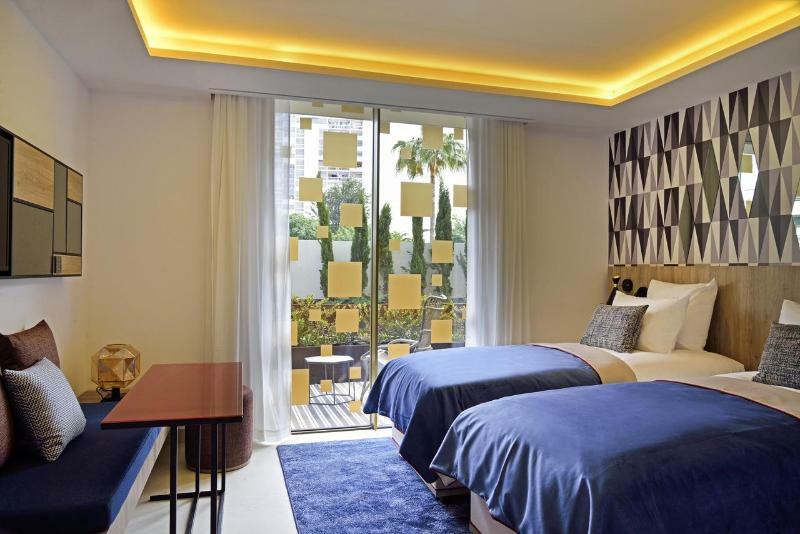 Adagio Premium Center 4*