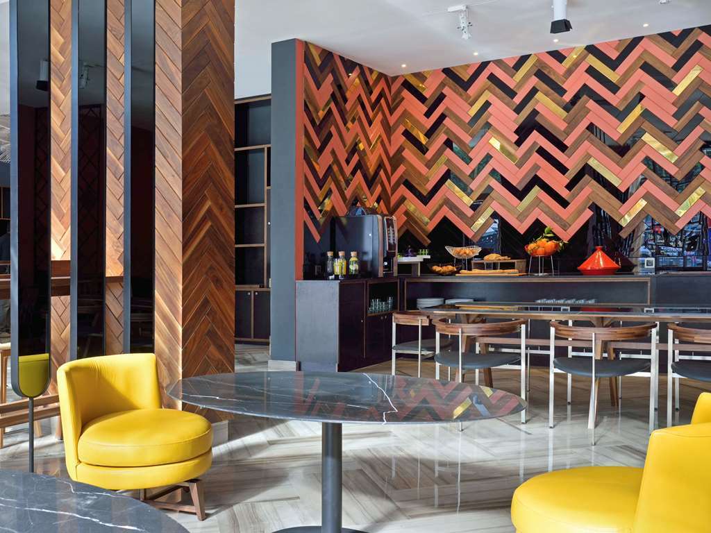 Adagio Center Apartahotel 4*