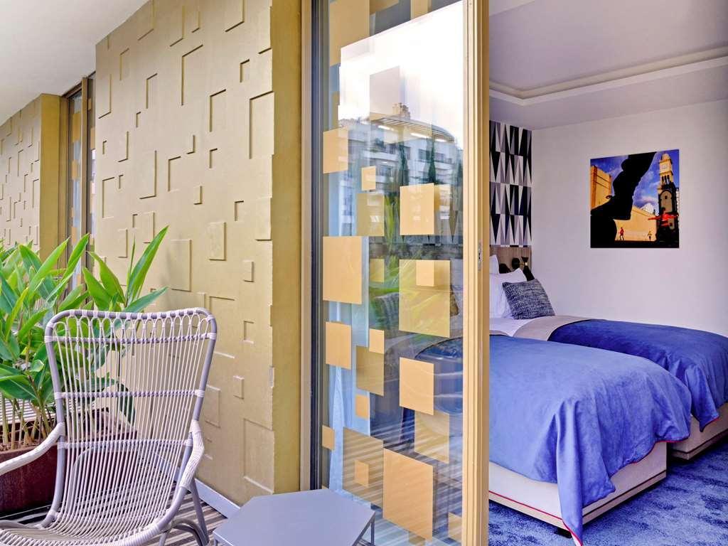 Adagio Center 4*
